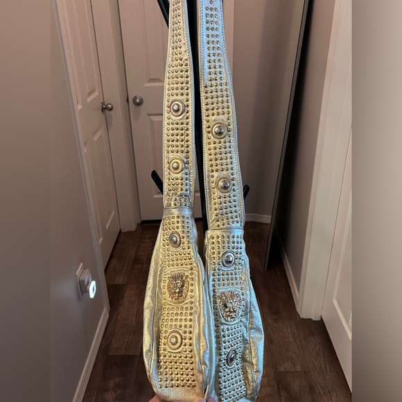 1980’s METALLIC GOLD leather VINTAGE studded bag with 🦁 LION HEAD studs - Picture 6 of 15